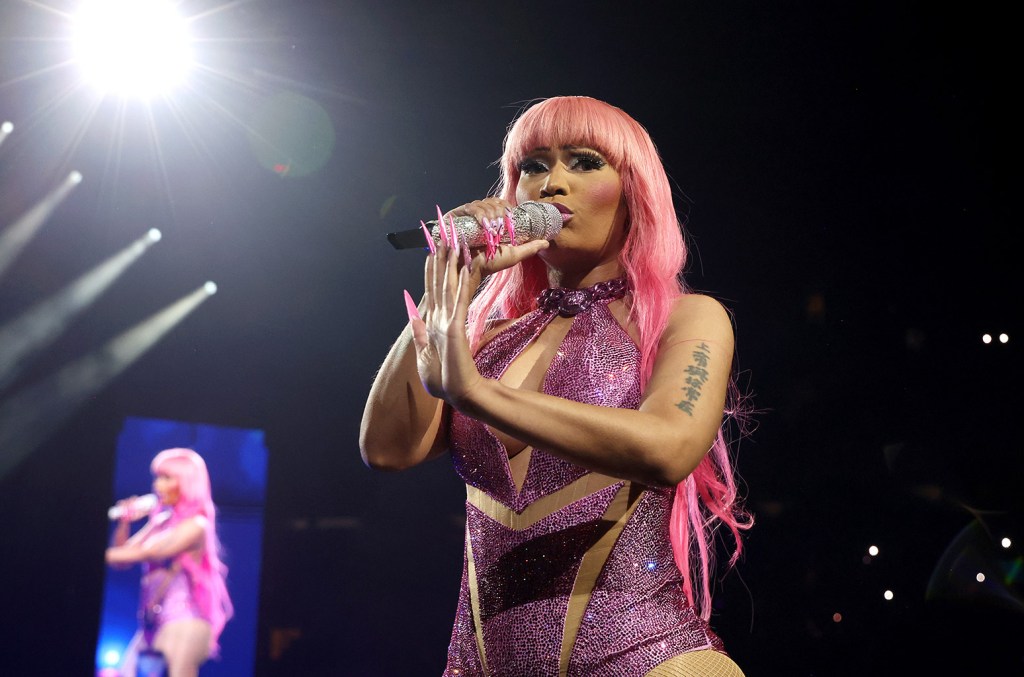 nicki-minaj-sued-for-assault-by-tour-employee-who-claims-rapper-attacked-him backstage