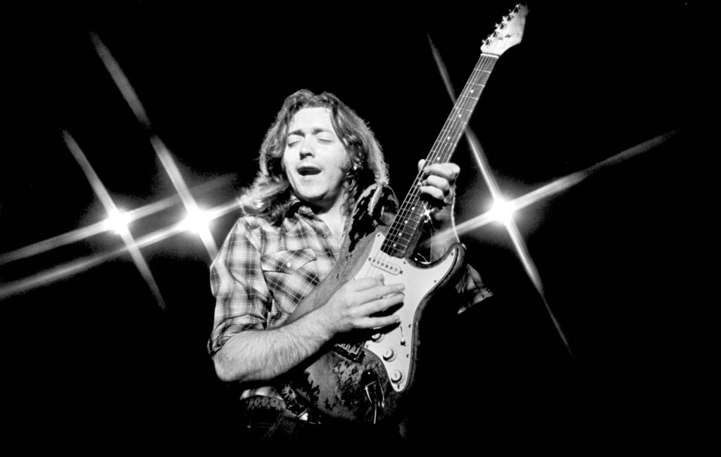 statue-of-legendary-guitarist-rory-gallagher-unveiled-in-belfast