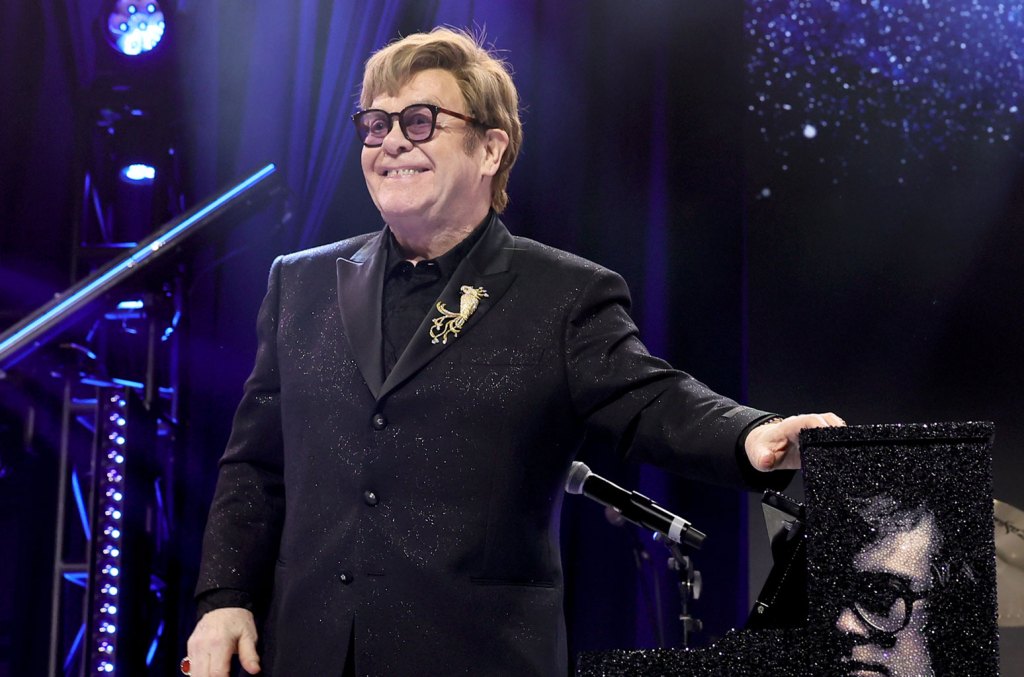 elton-john’s-‘diamonds’-collection-secures-his-ninth-no-1-on-uk.-albums chart