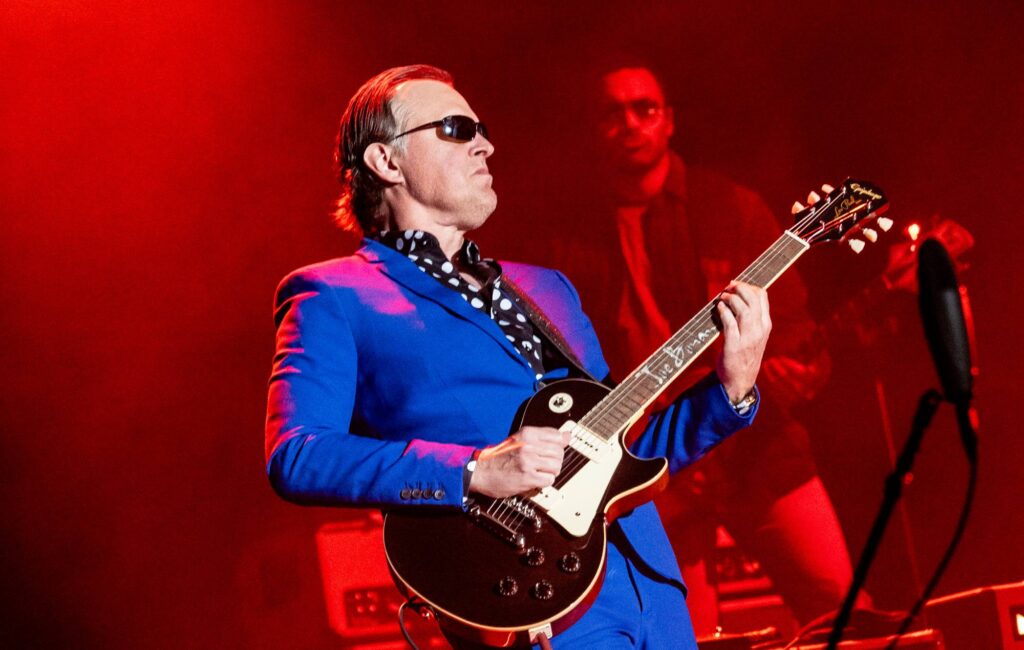 joe-bonamassa-confirms-collection-of-vintage-guitar-gear-–-one-of-the-largest-in-the-world-–-is-safe-from-la-wildfires