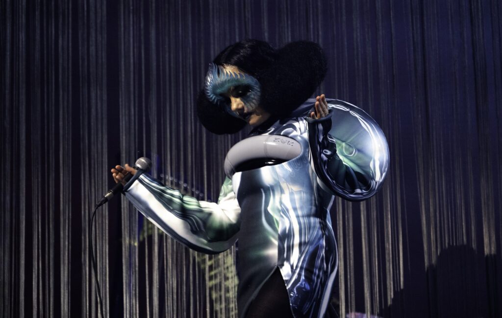 bjork-says-she-changed-the-way-she-tours-so-she-“can-actually-have-a-life”