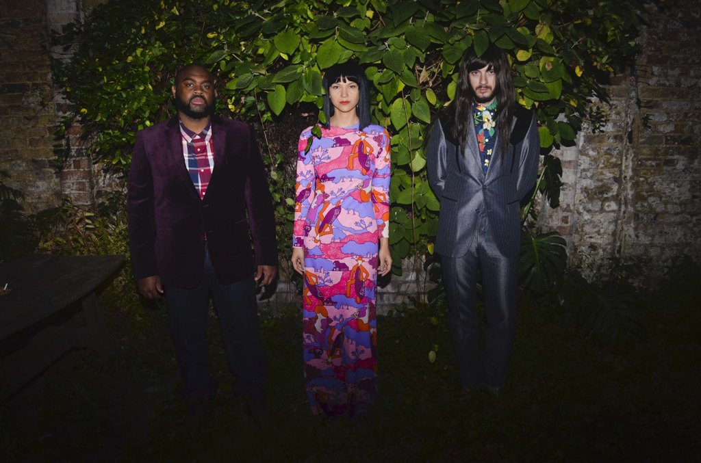 khruangbin-announce-2025-us.-‘a-la-sala’-tour dates