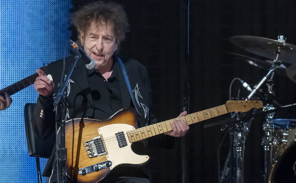 bob-dylan-makes-a-tiktok-account-days-before-it-could-get-banned-in-the-us