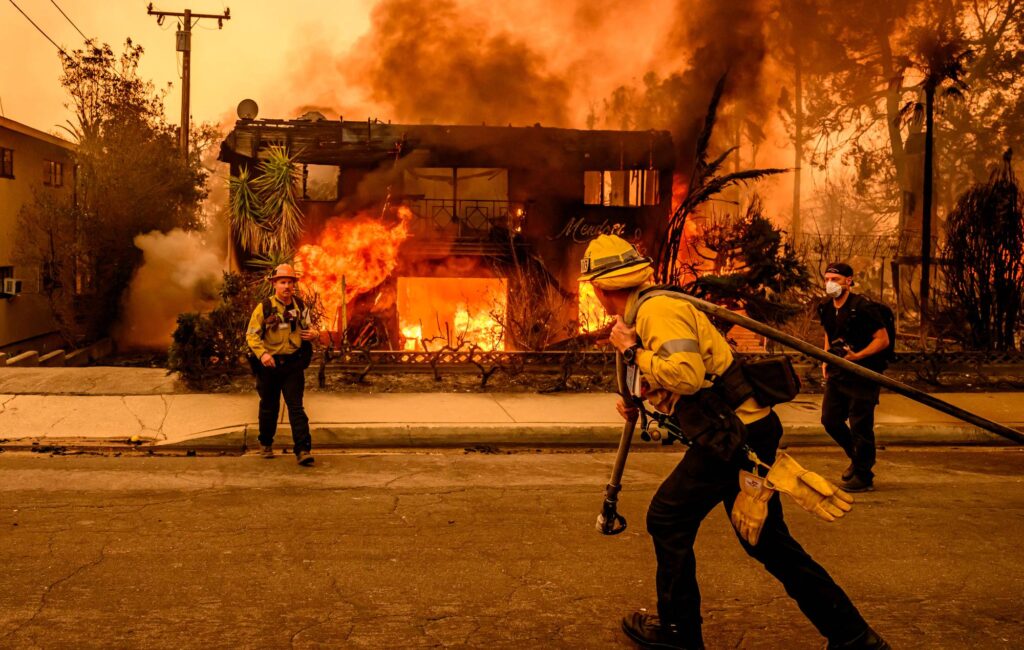 discogs-to-donate-sales-revenue-to-those-hit-by-la-wildfires,-while-fender-commits-$100,000-to-replacing-instruments