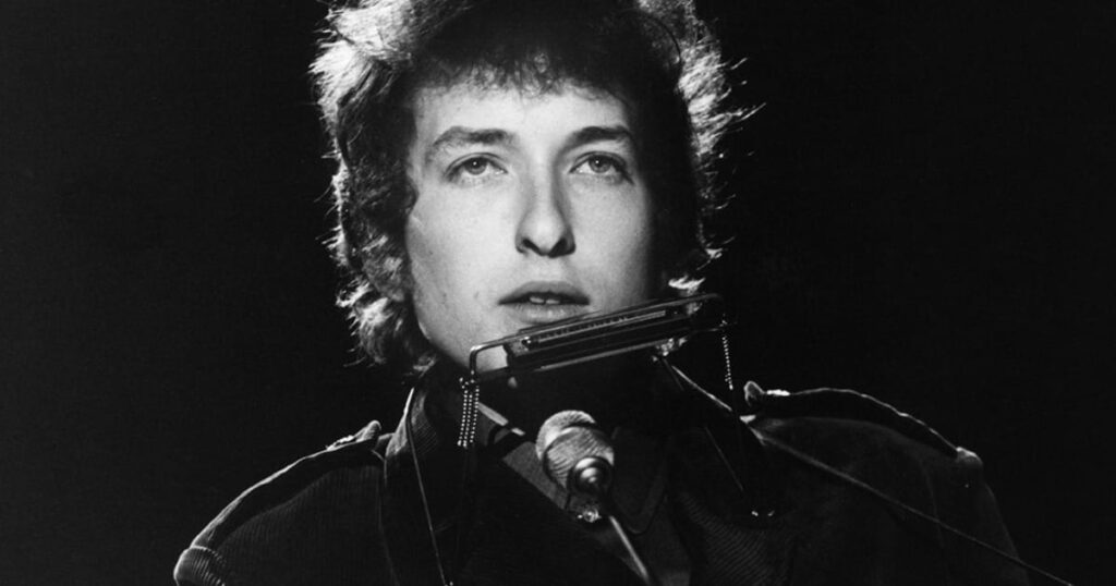 bob-dylan’s-original-typewritten-“mr.-tambourine-man”-lyrics-and-more-from-al-aronowitz’s-archives-set-for-julien’s-auction-block-on-saturday