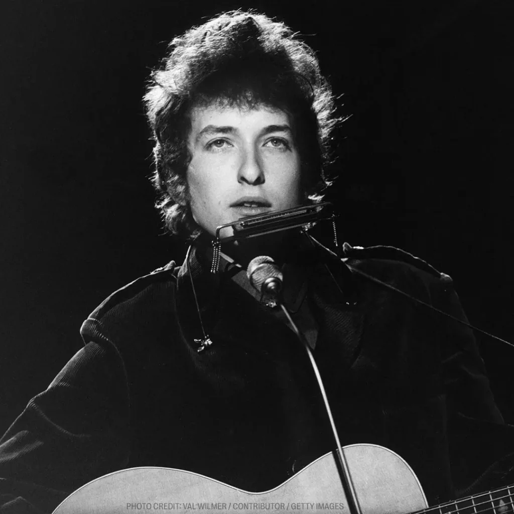 bob-dylan’s-original-typewritten-“mr.-tambourine-man”-lyrics-and-more-from-al-aronowitz’s-archives-set-for-julien’s-auction-block-on-saturday