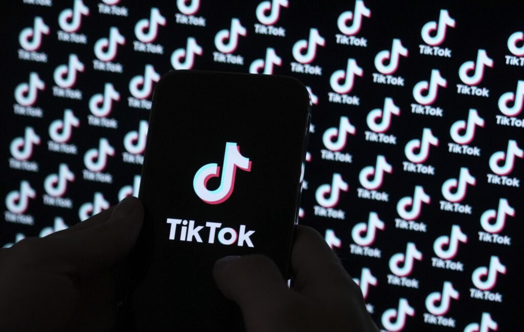 tiktok-will-be-banned-in-the-us-this-weekend,-supreme-court-rules