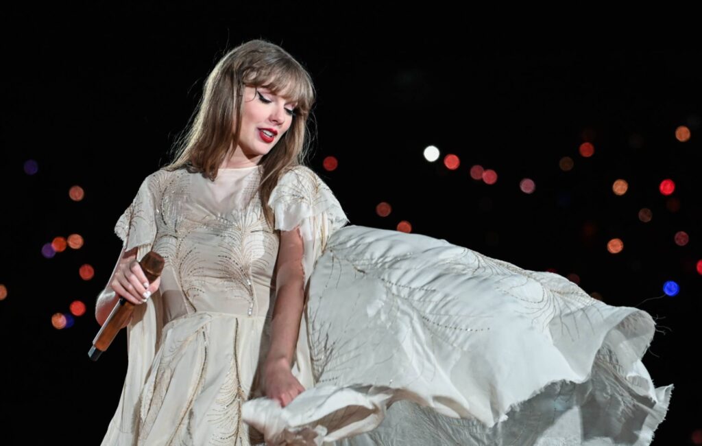 taylor-swift-has-reportedly-held-“preliminary-talks”-with-officials-about-playing-shanghai