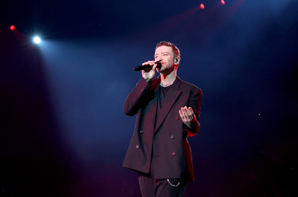 justin-timberlake-takes-a-moment-for-wildfire-victims-at-anaheim-concert:-‘keep-your-thoughts-&-prayers-with la’