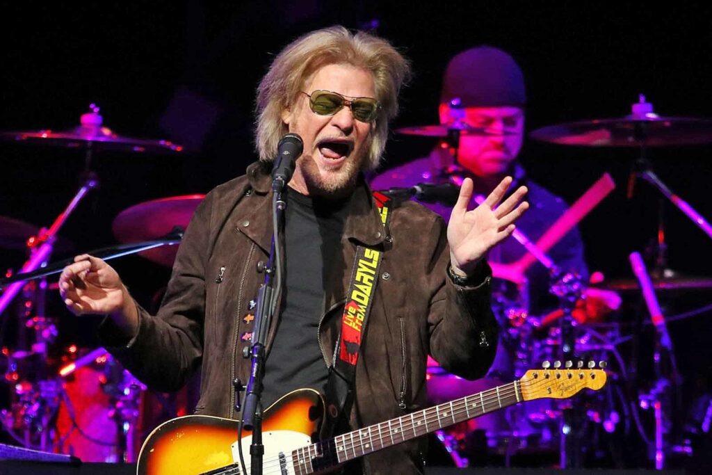 daryl-hall-announces-new-solo-tour