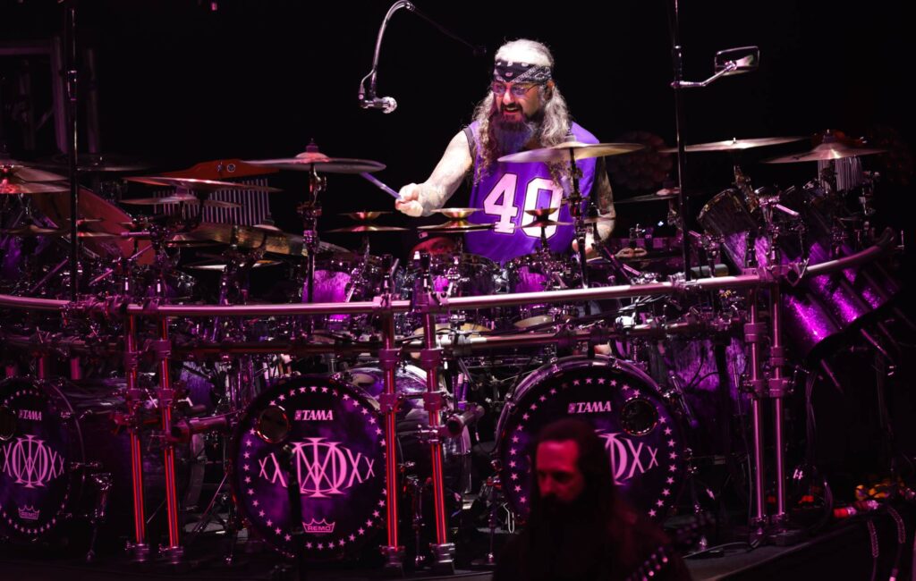 dream-theater-share-‘midnight-messiah’-with-first-mike-portnoy-lyrics-in-16-years