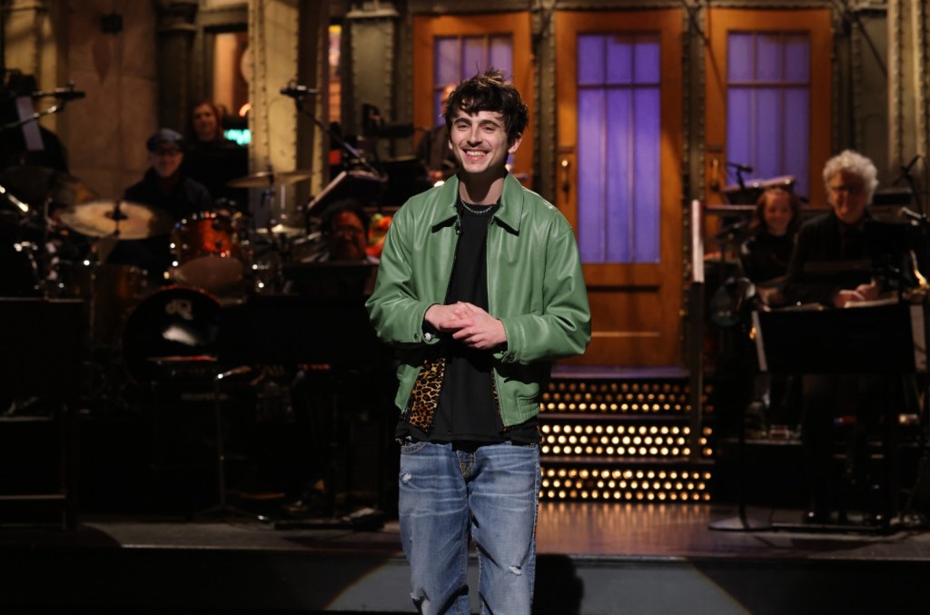 timothee-chalamet-talks-bob-dylan-biopic,-jokes-about-award-show-losses-in-‘snl’-monologue: watch