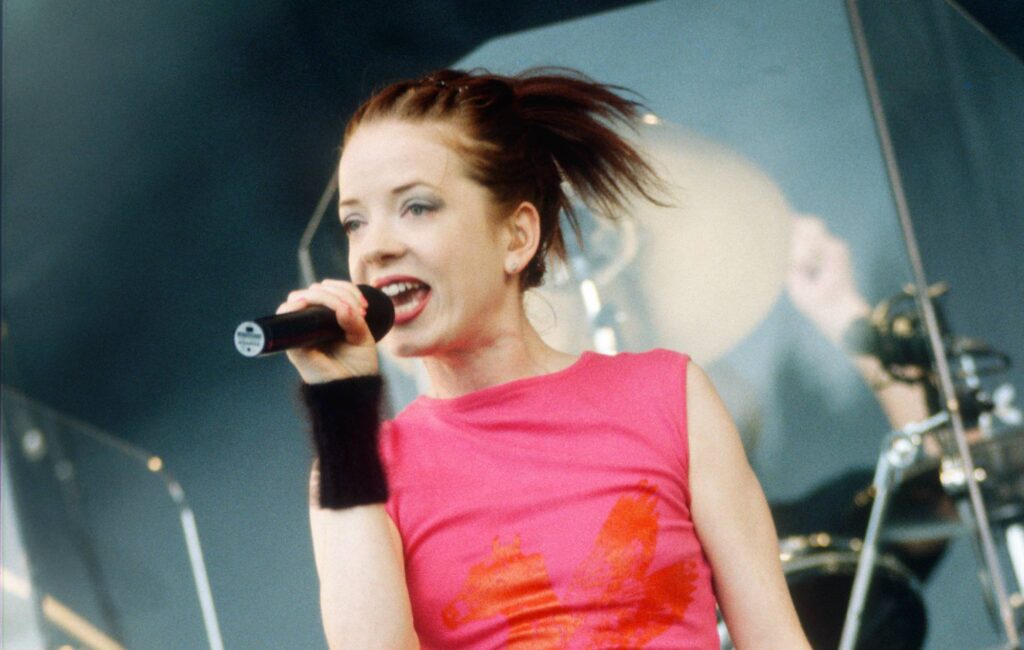 garbage’s-shirley-manson-is-auctioning-her-iconic-polka-dot-dress-from-the-‘i-think-i’m-paranoid’-music-video-for-la-wildfire-relief