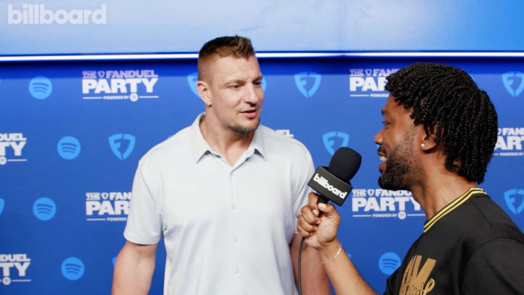 rob-gronkowski-is-excited-to-hear-kendrick-lamar-perform-“not-like-us”-|-fan-duel-super-bowl-party-powered-by spotify