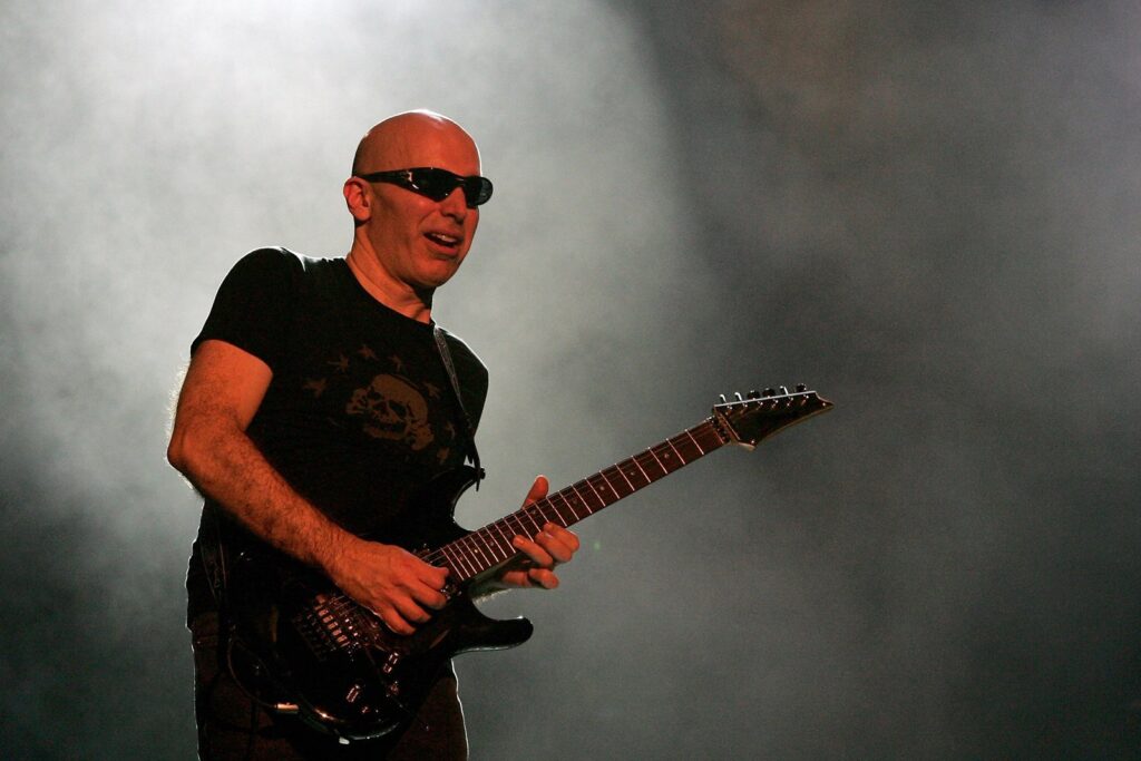 how-joe-satriani-put-together-the-‘g3’-tour