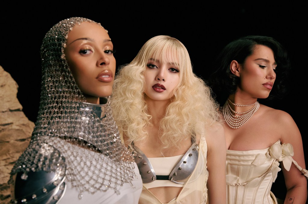 fans-choose-lisa’s-‘born-again’-collab-with-doja-cat-&-raye-as-this-week’s-favorite-new music