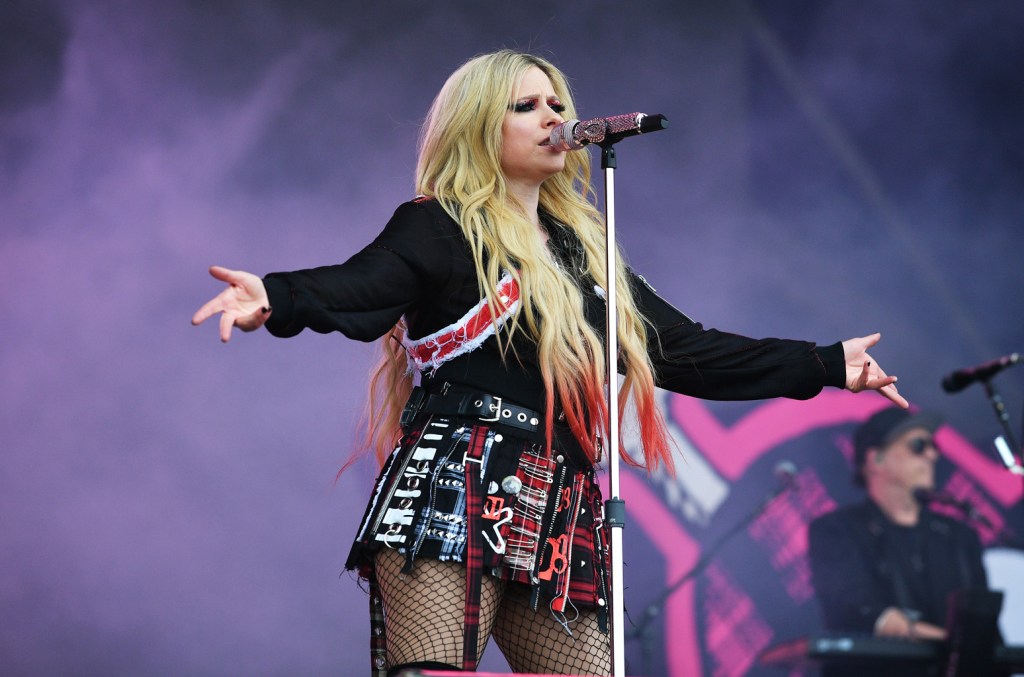 avril-lavigne-set-to-perform-at-warped-tour-for-first-time ever