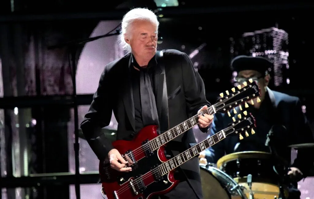 watch-jimmy-page-make-surprise-appearance-at-rock-and-roll-hall-of-fame