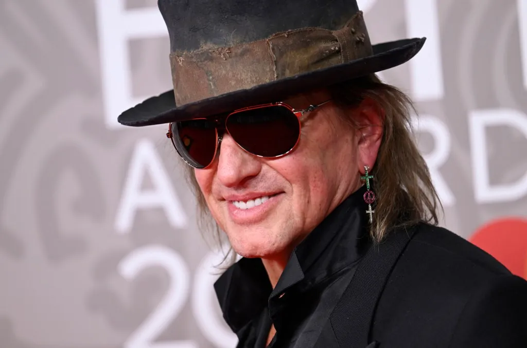 richie-sambora-says-a-reunion-with-bon-jovi-could-happen:-‘it’s-time-to-do it’