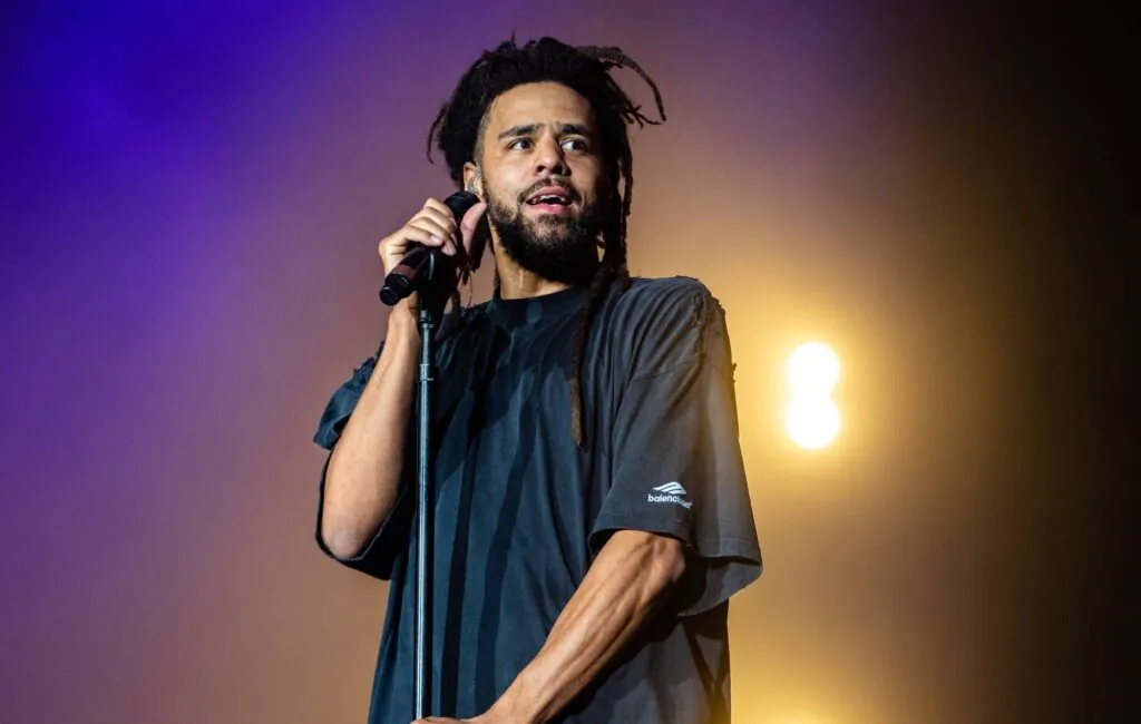 j.-cole’s-2009-mixtape-‘the-warm-up’-released-to-streaming-services-for-first-time