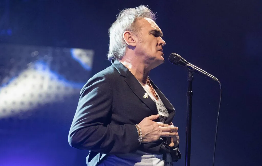 morrissey-says-new-album-‘bonfire-of-teenagers’-is-“the-modern-version-of-the-smiths’-‘the-queen-is-dead’”